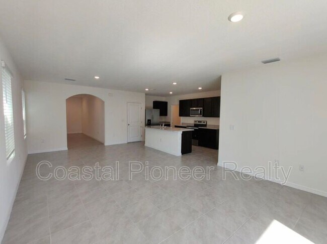 Building Photo - 34260 Jasper Stone Dr