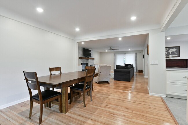 Building Photo - 2828 Bridgeford Rd
