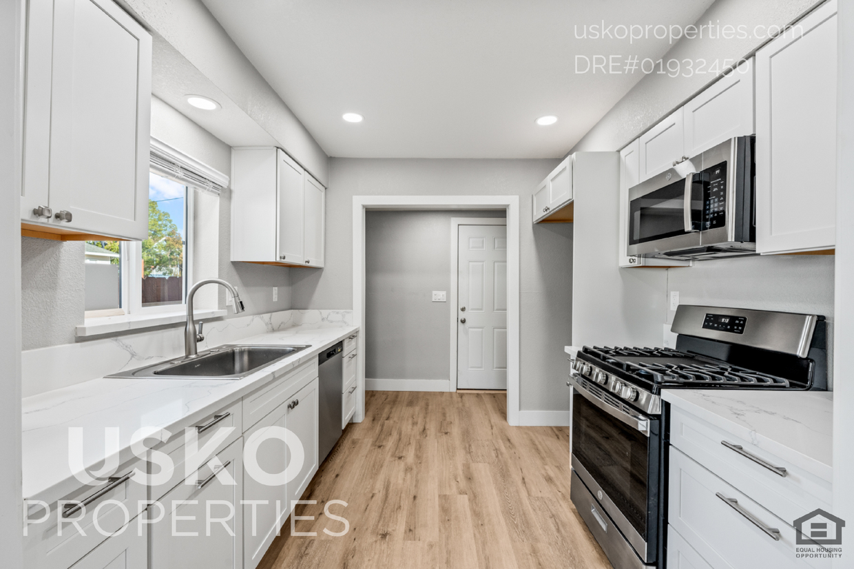 Foto principal - 3127 3rd Ave