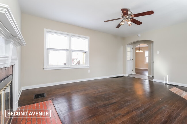 Building Photo - 819 Fleming St