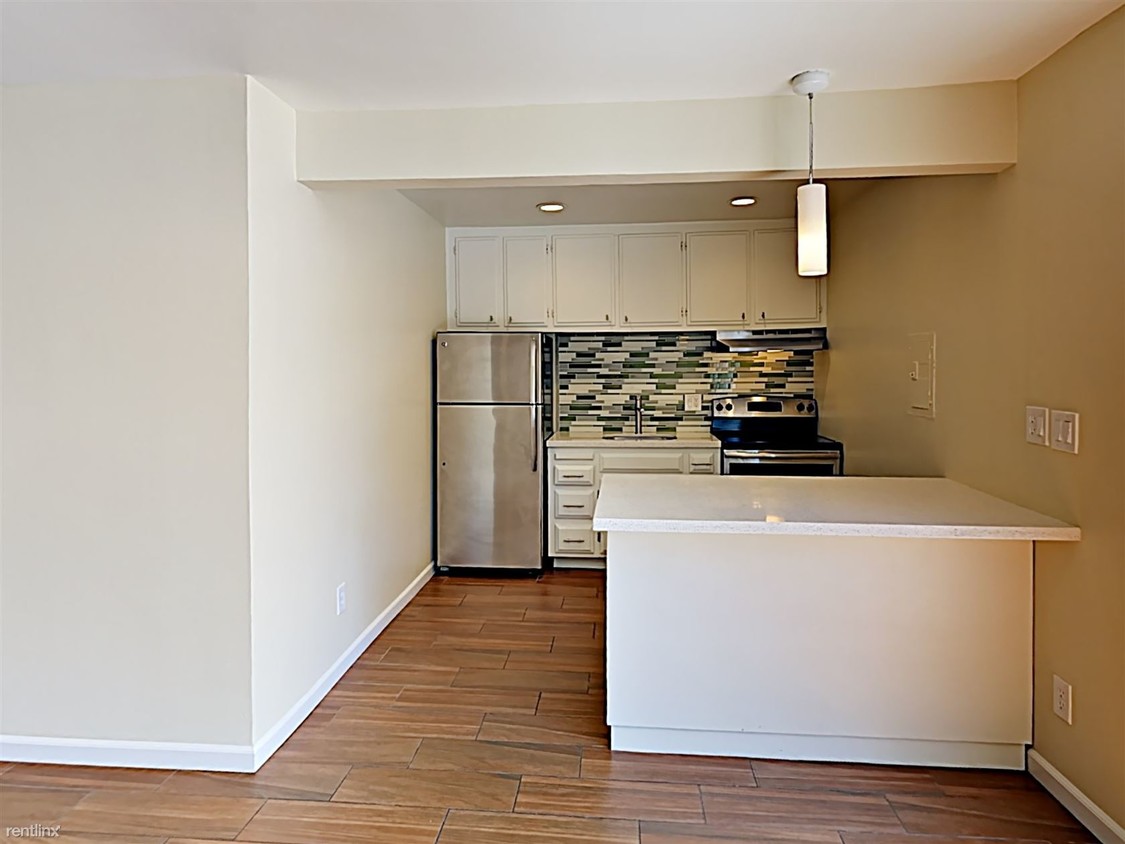 Studio, 1 bath - 2400 Q St Apt 105 Apt 105 - Studio, 1 bath  - 2400 Q St Apt 105 Apt 105