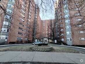 Building Photo - 4950 N Marine Dr