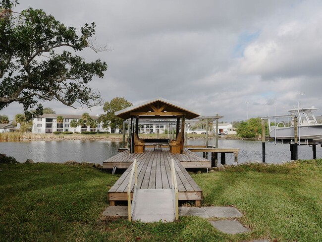 Building Photo - RARE WATERFRONT RENTAL OPPORTUNITY! 3/2/1 ...