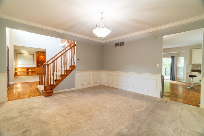 Building Photo - 570 Castle Ridge Dr