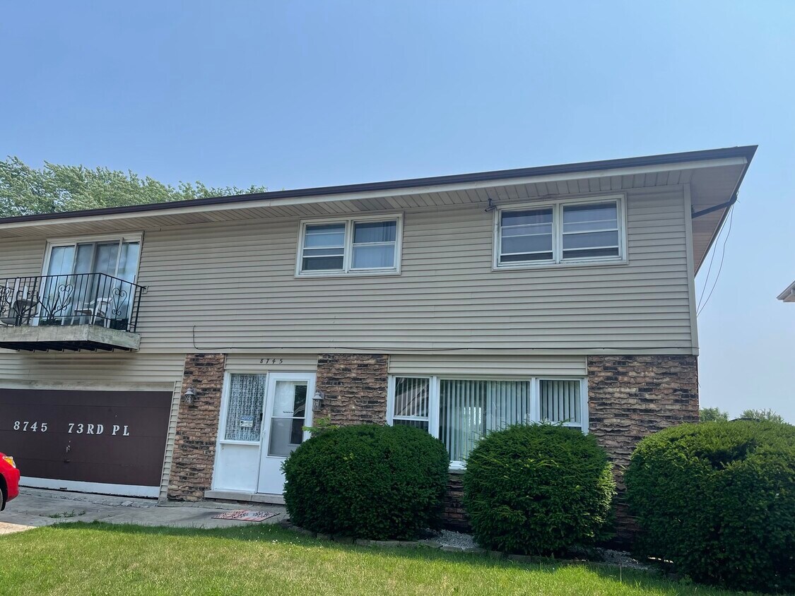 Primary Photo - 8745 W 73rd Pl