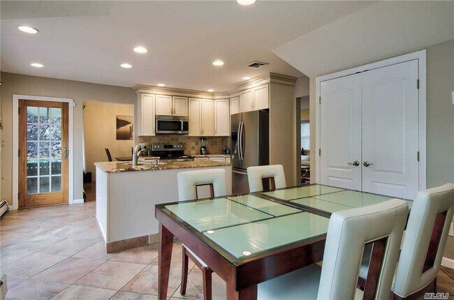 Foto del edificio - 54 Meadow Ln