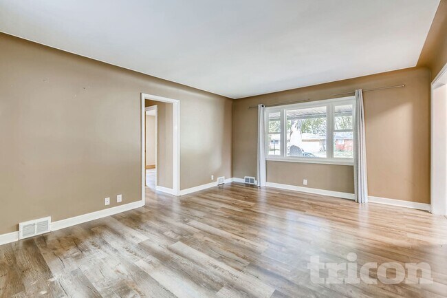 Foto del edificio - 3809 Hampshire Ave N