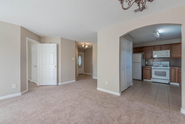Building Photo - 10203 Azalea Village Dr