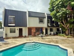 Building Photo - 5555 Ludlam Rd