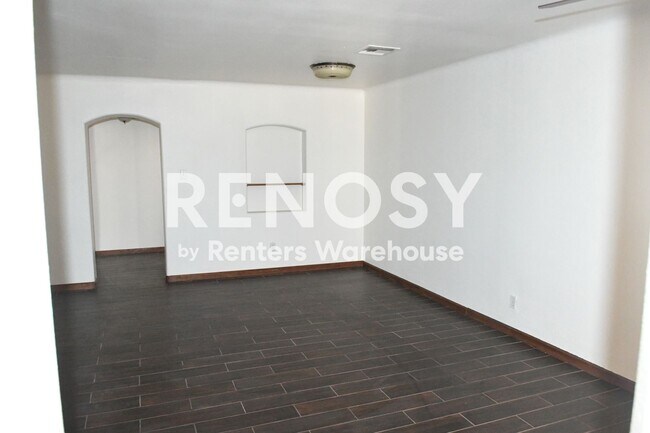 Foto del edificio - 325 W Highland Ave