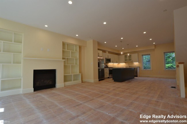 Building Photo - 4 br, 3.5 bath  - 134 Tremont St