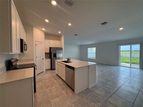 Building Photo - 640 Daring Dr