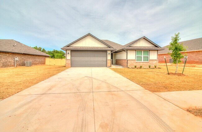 Building Photo - 4621 Lincoln Lndg