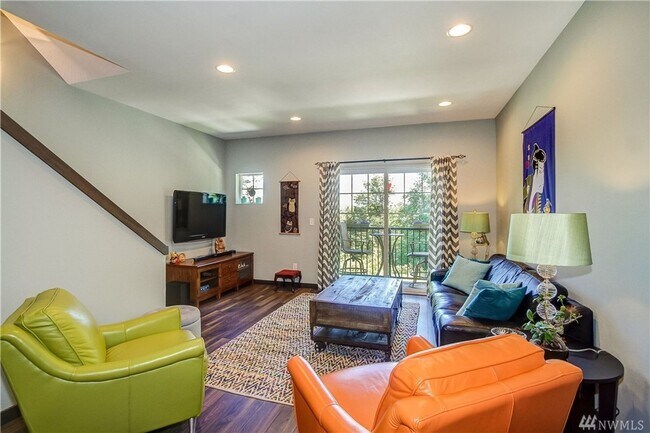 Foto del edificio - Modern 3bd/2.5ba Townhome in Beautiful Highpoint Community!