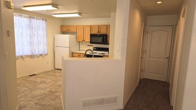 Building Photo - 3263 Apogee View