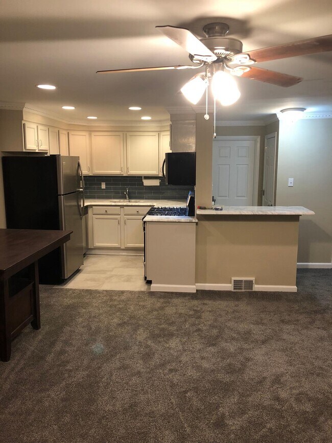 118 3rd Ave Unit 118 3rd avenue apartment, Broomall, PA 19008