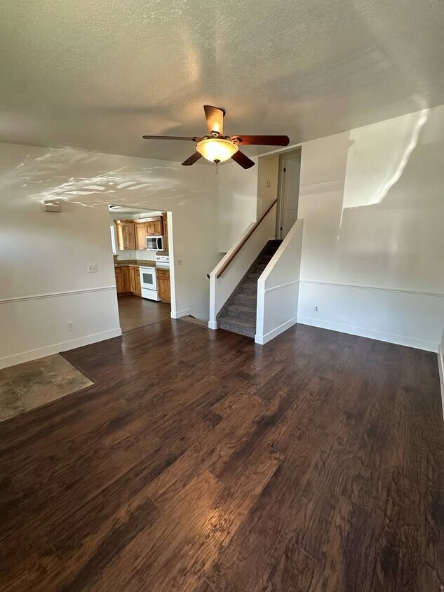 Foto principal - 976 S Freedom Blvd