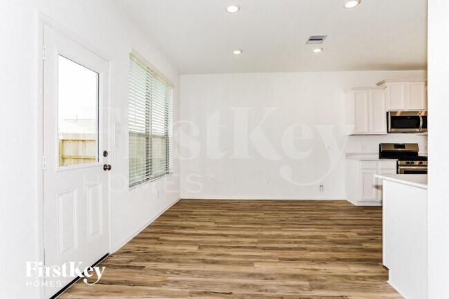 Building Photo - 23926 Lakota Cyn Dr