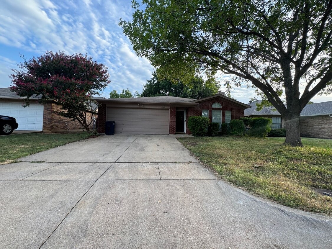 Primary Photo - Nice 1 Story home in Crowley ISD