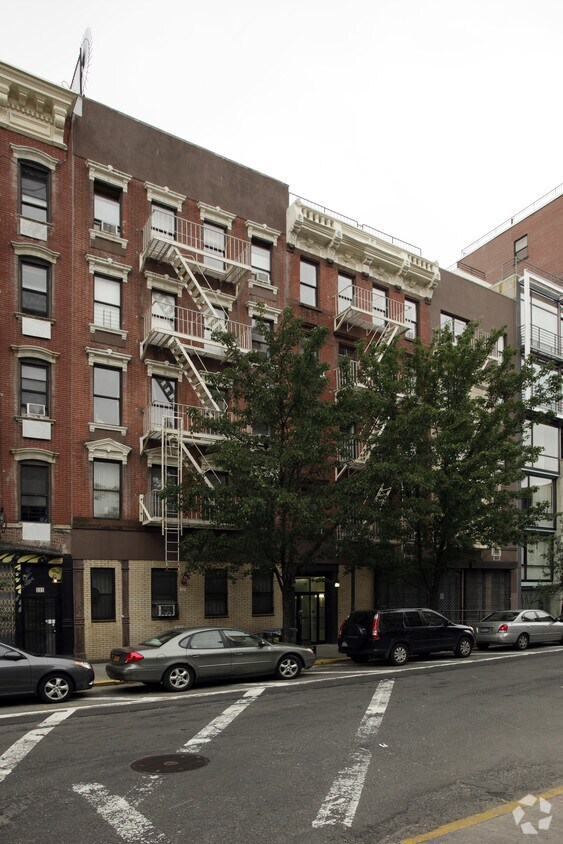 Building Photo - 215 E Second St