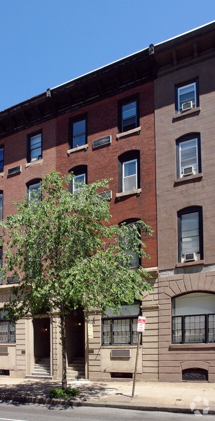 Building Photo - 2125 Walnut St