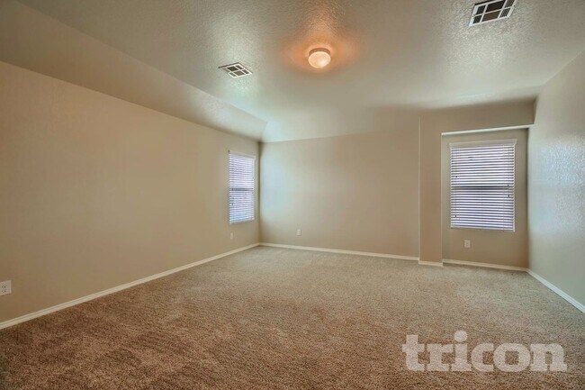 Foto del edificio - 613 Heartwood Way SE