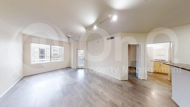 Foto del edificio - 18416 N Cave Creek Rd