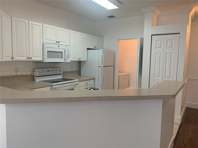 Building Photo - 4702 SW 160th Ave