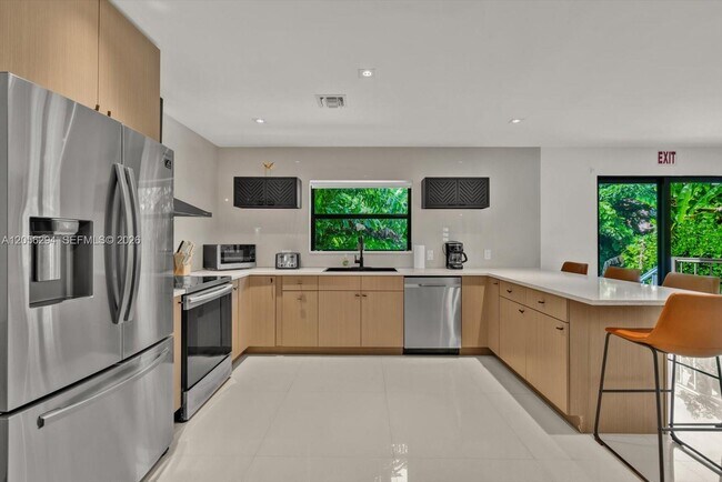 Foto del edificio - 808 SW 29th St