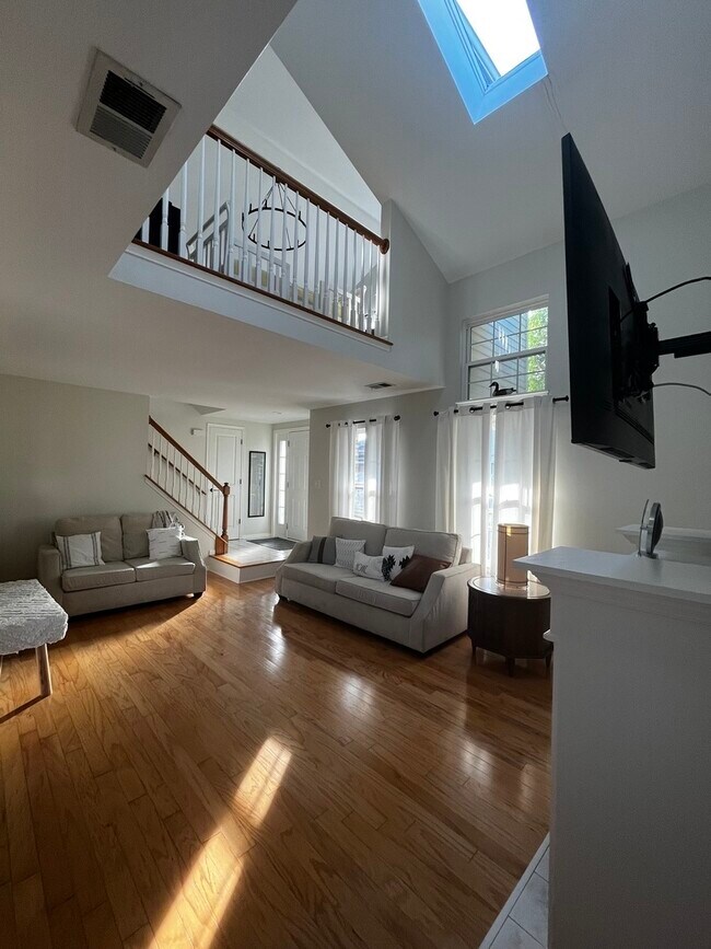 Building Photo - 7247 Honey Locust Dr