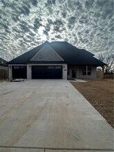 Building Photo - 3313 SW Lucretia Rd