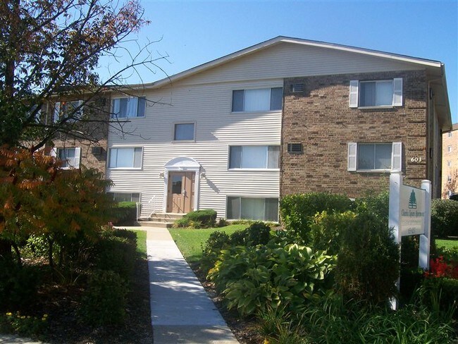 Foto del edificio - 607 Gundersen Dr