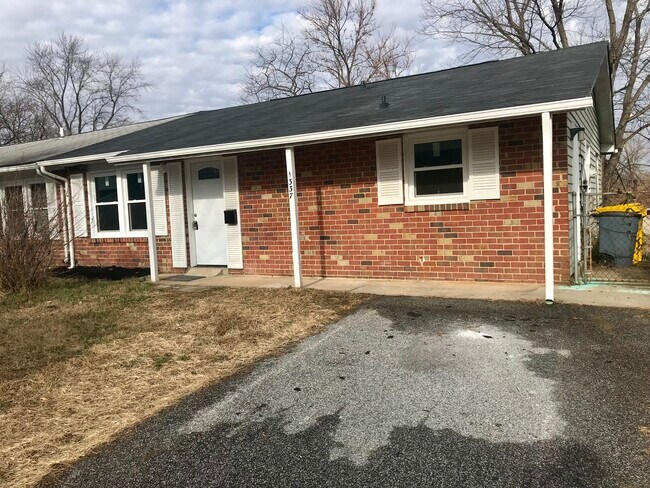 Foto del edificio - 1337 Huntover Dr