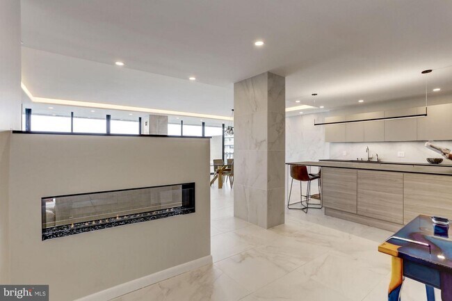 Foto del edificio - 2700 Virginia Ave NW