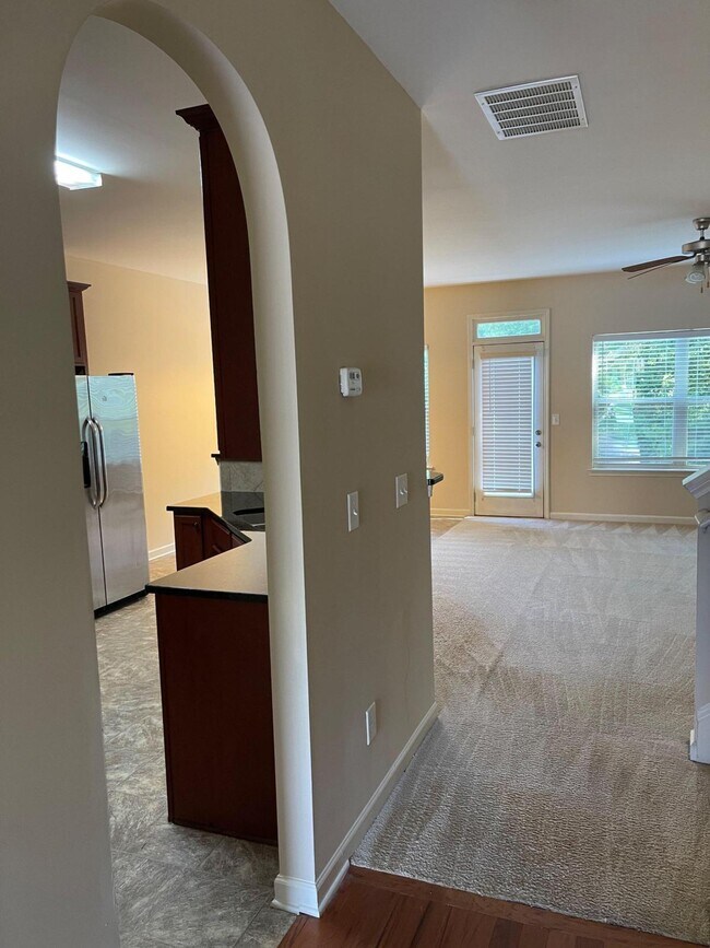 Foto del edificio - 1691 Scenic Pines Dr