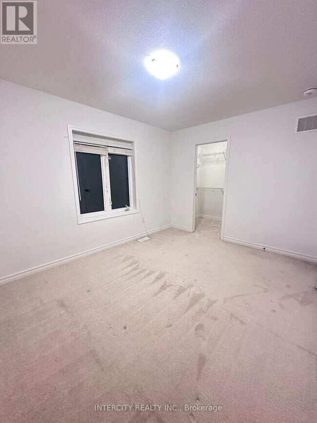 Building Photo - 181 Forestwalk St