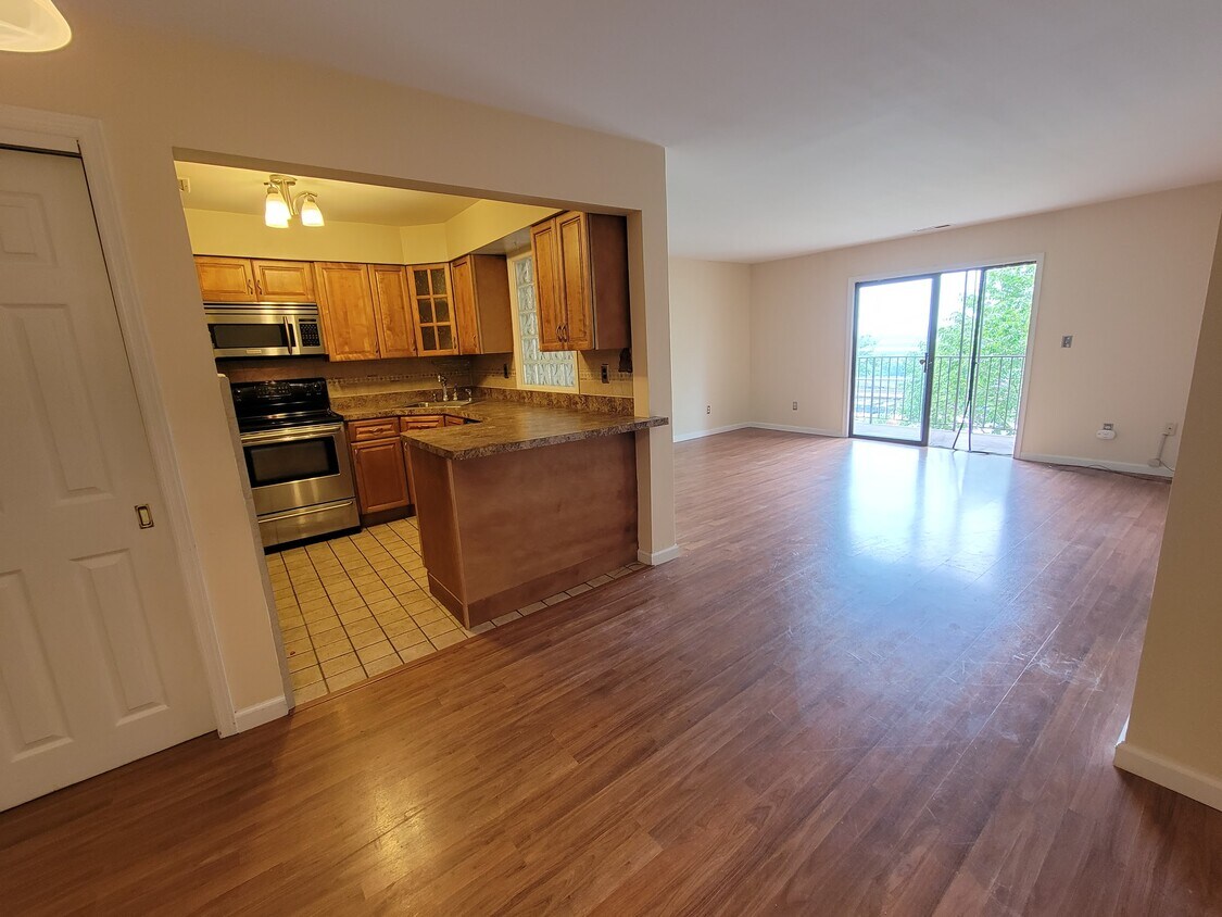6411 Liberty Ave Unit H2, North Bergen, NJ 07047 Condo for Rent in