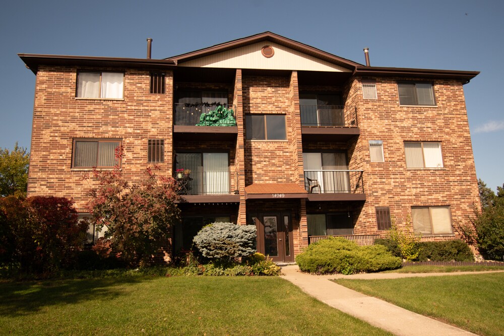 14949 Lake View Dr Unit 306, Orland Park, IL 60462 Condo for Rent in