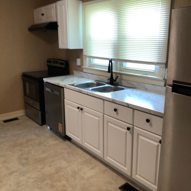 Foto del edificio - Beautiful country settings!  3 Bedroom / 1 bath - Kingsport TN