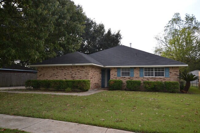 Building Photo - 40221 Bordeaux St