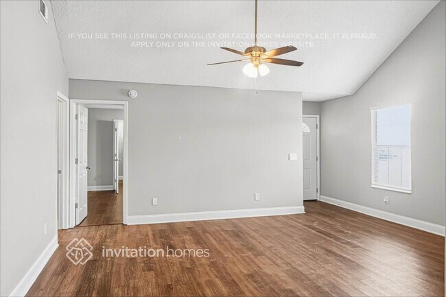 Foto del edificio - 3434 Coachlight Dr