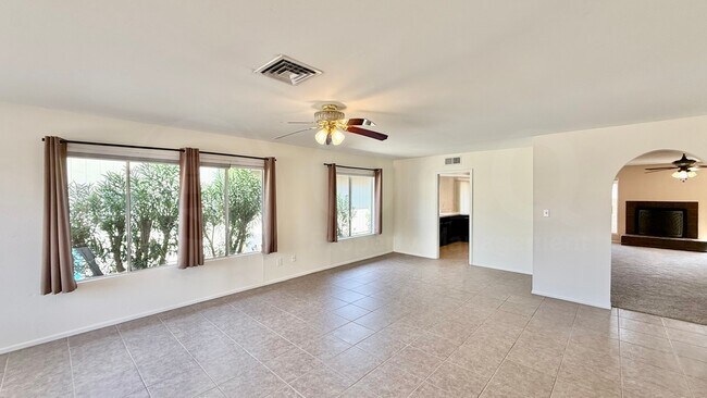 Building Photo - 4415 W Morrow Dr