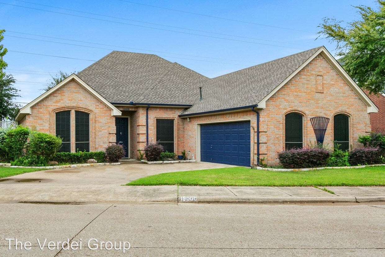 Foto principal - 4 br, 2 bath House - 19000 Whitewater Lane