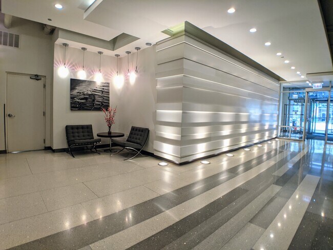 Building Photo - 1305 S Michigan Ave