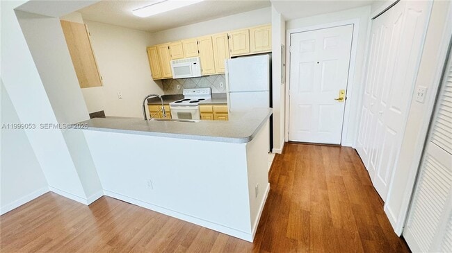 Foto del edificio - 2665 SW 37th Ave