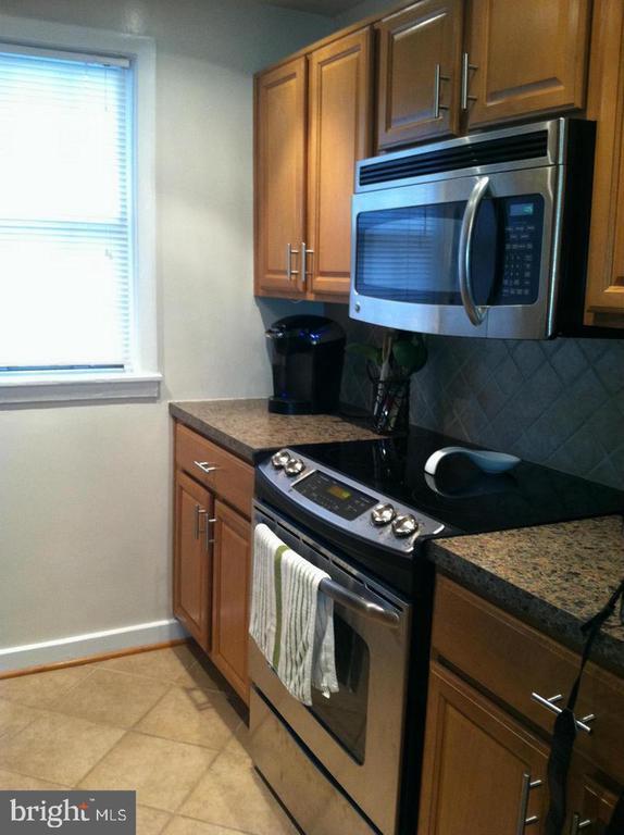 Building Photo - 806 S Arlington Mill Dr