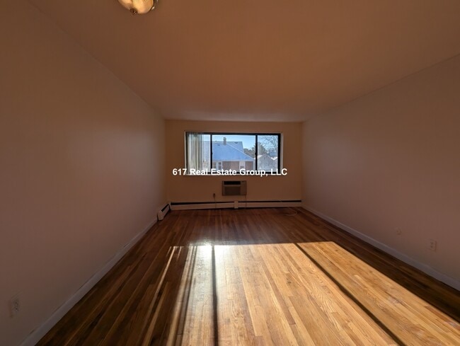 Foto del edificio - 122 Dustin St