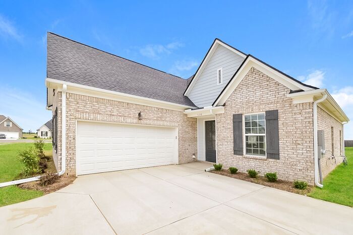 Foto principal - Now Leasing a 4-bedroom 2.5 bath home in W...