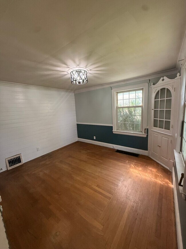 Foto del edificio - 3821 Staunton Ave SE