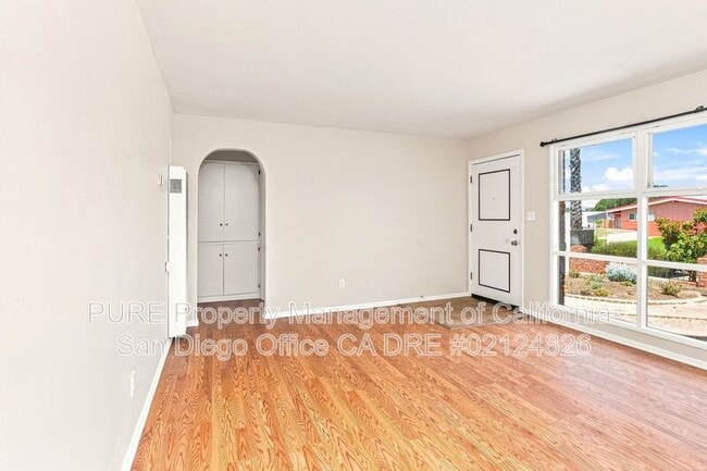 Building Photo - 5059 Pelusa St